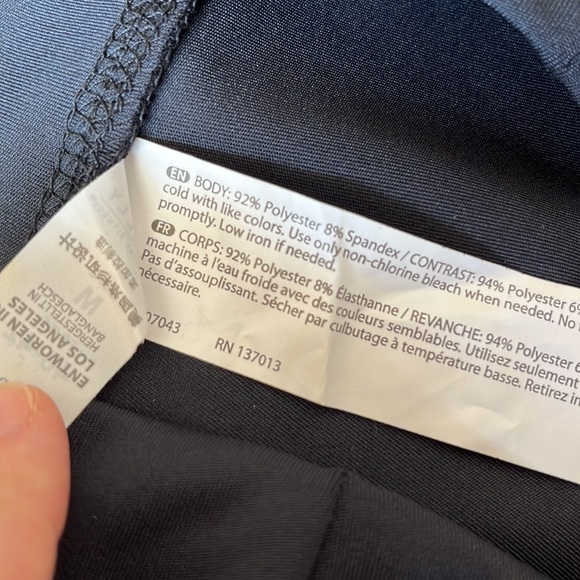 Mesh Pocket Crop Leggings - Picture 8 of 11